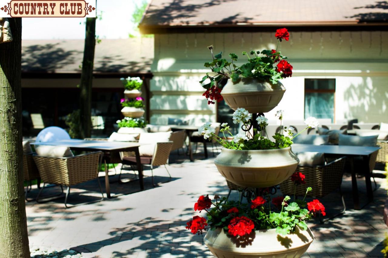 Country Club Hotel Uzhhorod Exterior foto